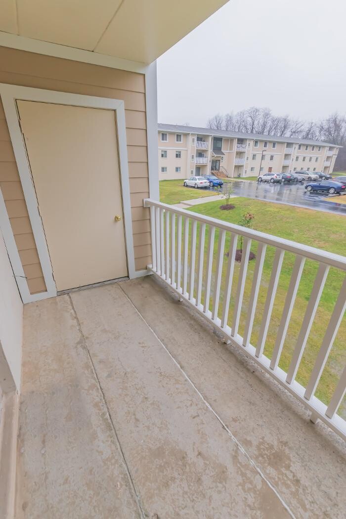 Images Caln East Apartments