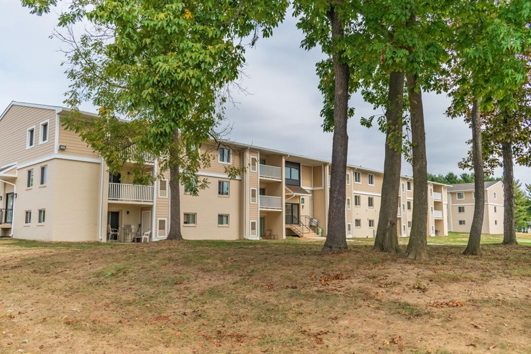 Images Caln East Apartments