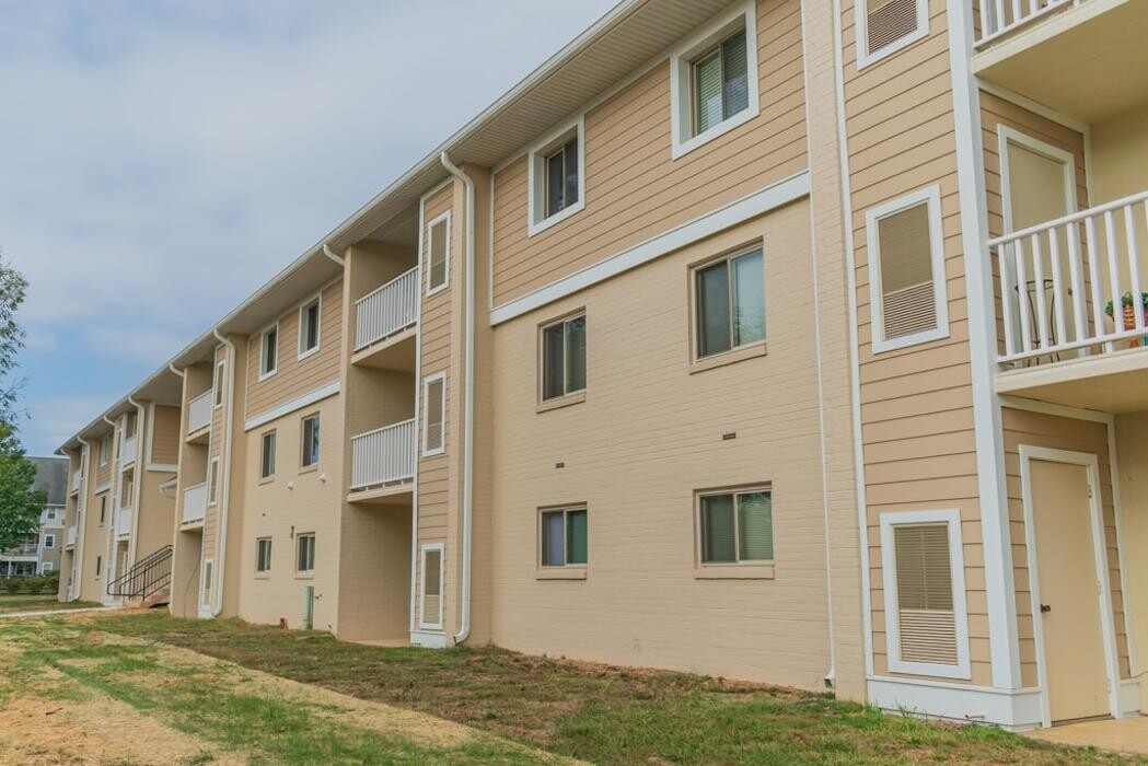 Images Caln East Apartments