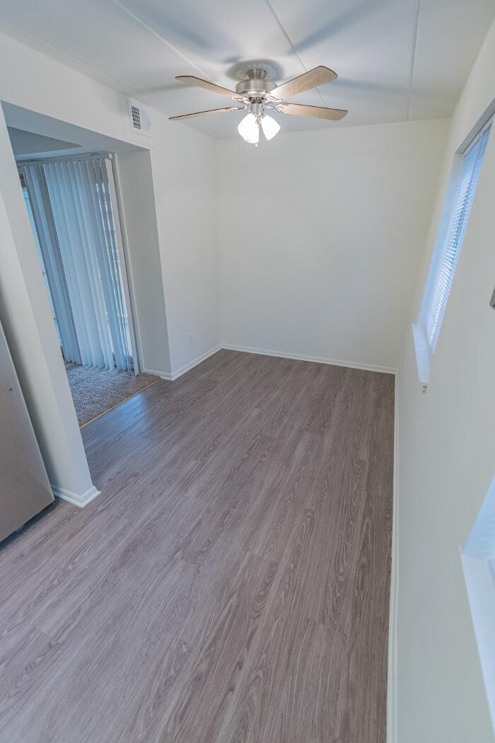 Images Caln East Apartments