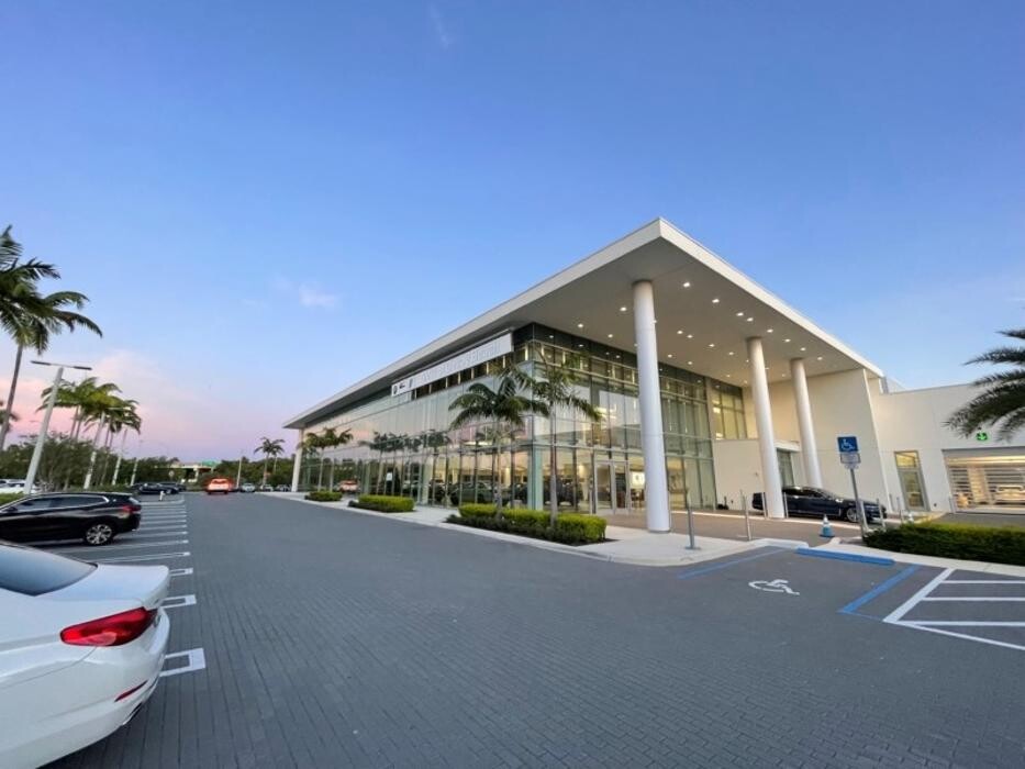 Images BMW of Delray Beach