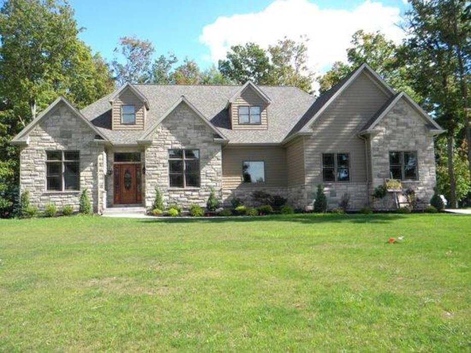 Images Serota Real Estate LLC - Real Estate Agents in Amherst, NY