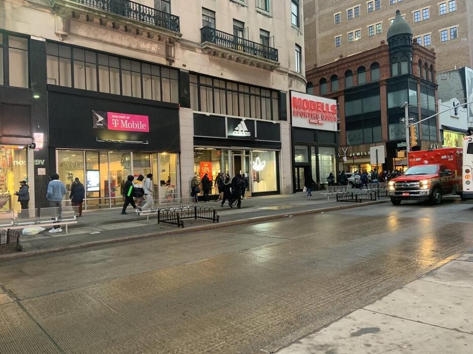 Images adidas Store Brooklyn
