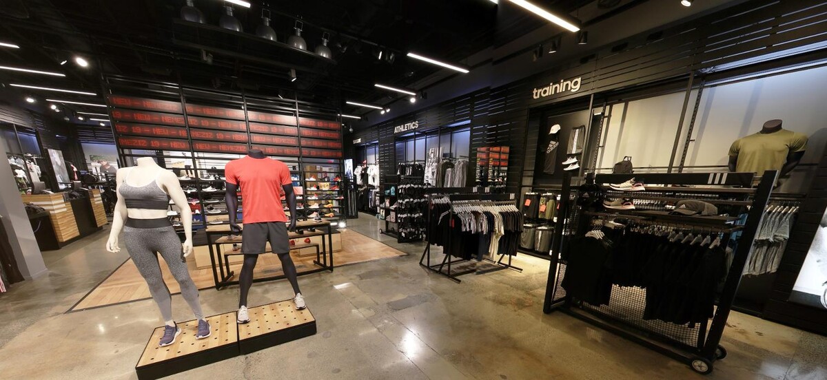 Images adidas Store Los Cerritos