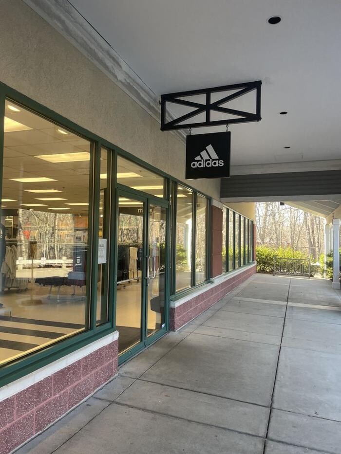 Images adidas Outlet Store Clinton