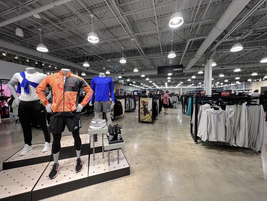 Images adidas Outlet Store Sunrise
