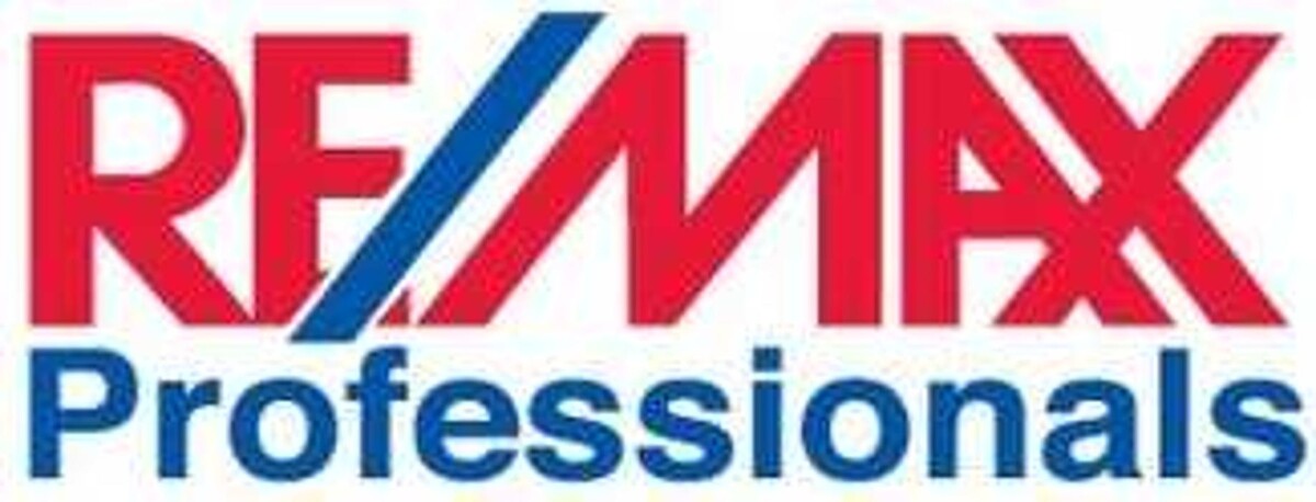 Images RE/MAX Professionals: Kacy Bain