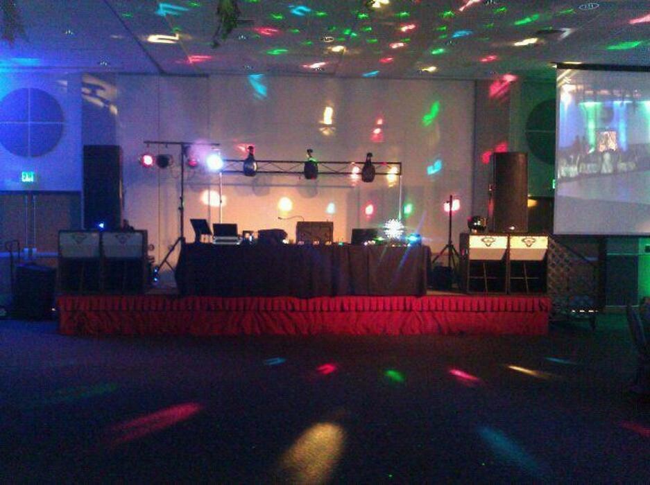 Images Masquerade DJ & Photo Booths