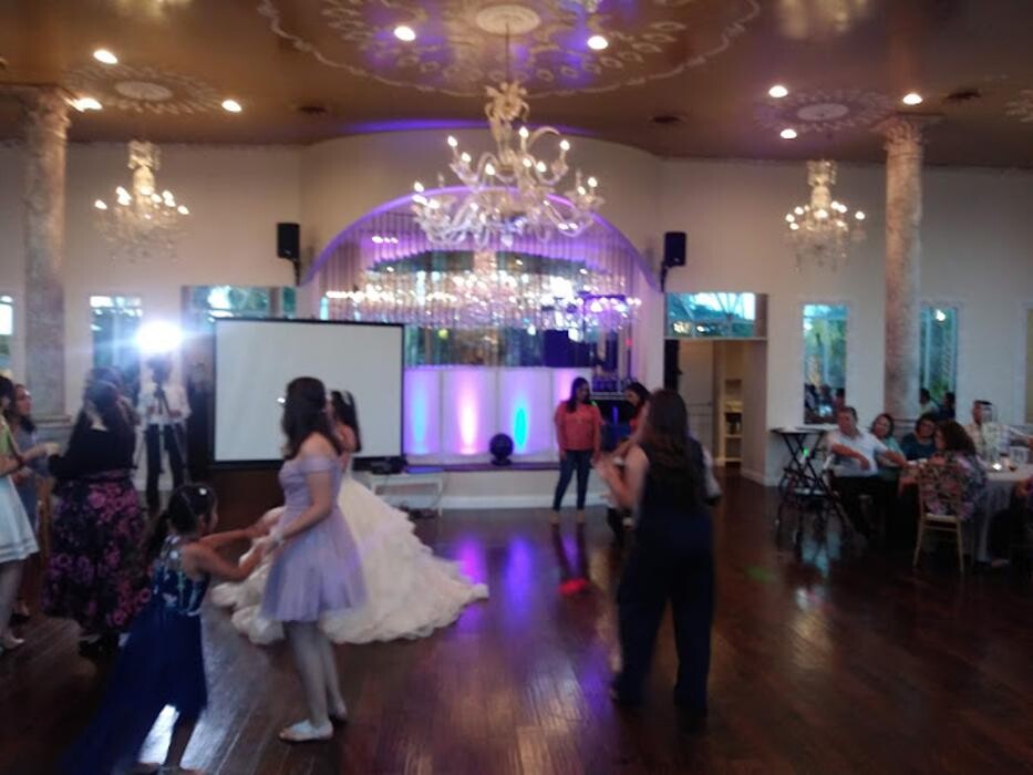 Images Masquerade DJ & Photo Booths