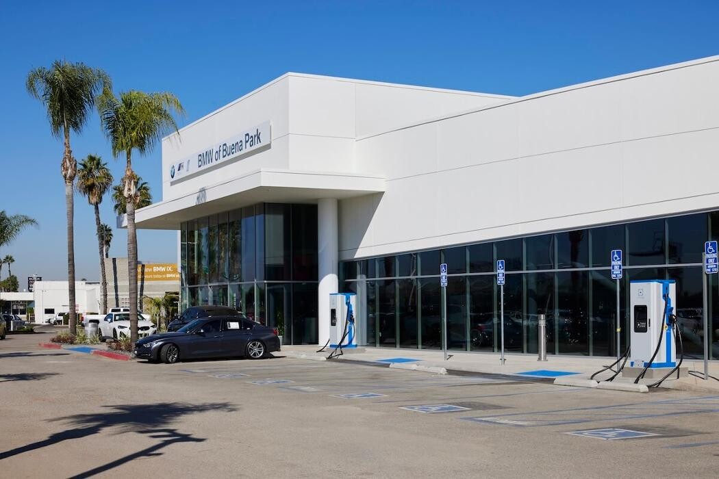 Images BMW of Buena Park