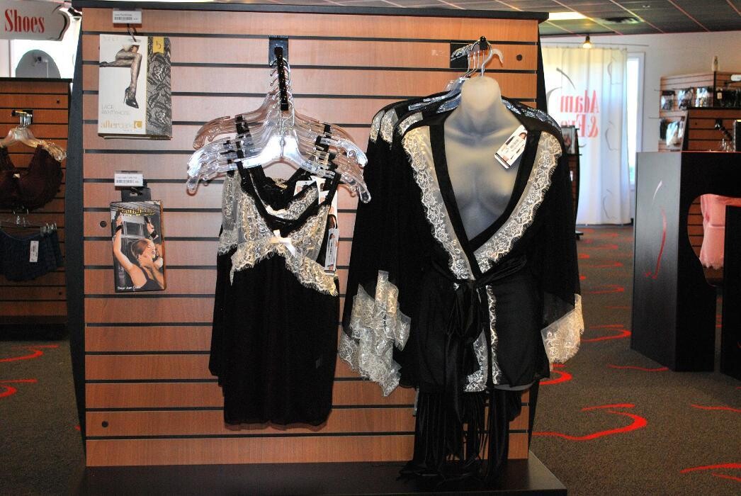 Images Adam & Eve Stores