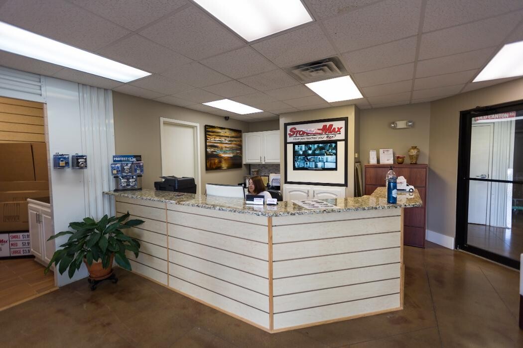 Images StorageMax Northtown
