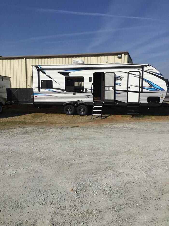 Images Lakeside RV Sales