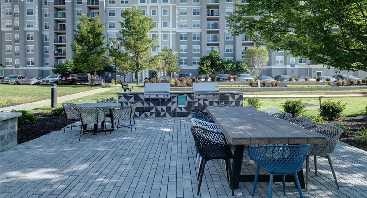Images The MilTon Luxury Apartments