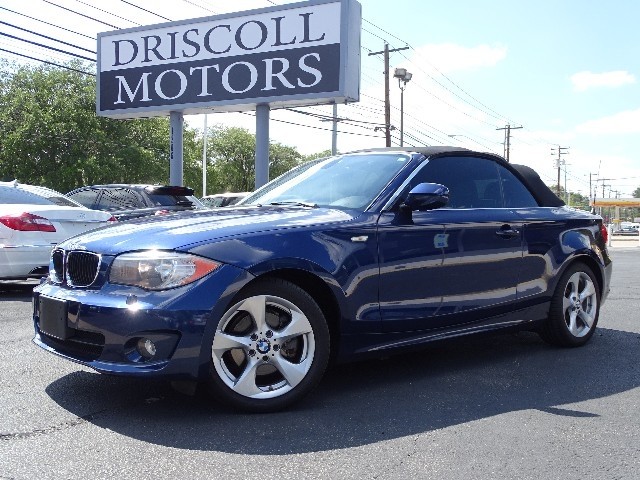 Driscoll Motors Logo