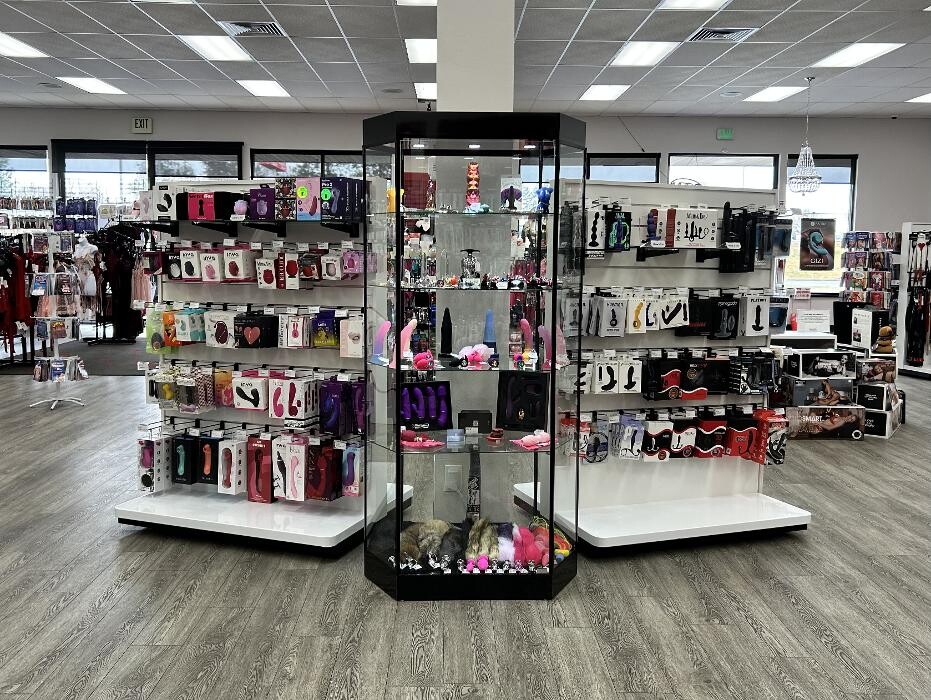 Images Adam & Eve Stores