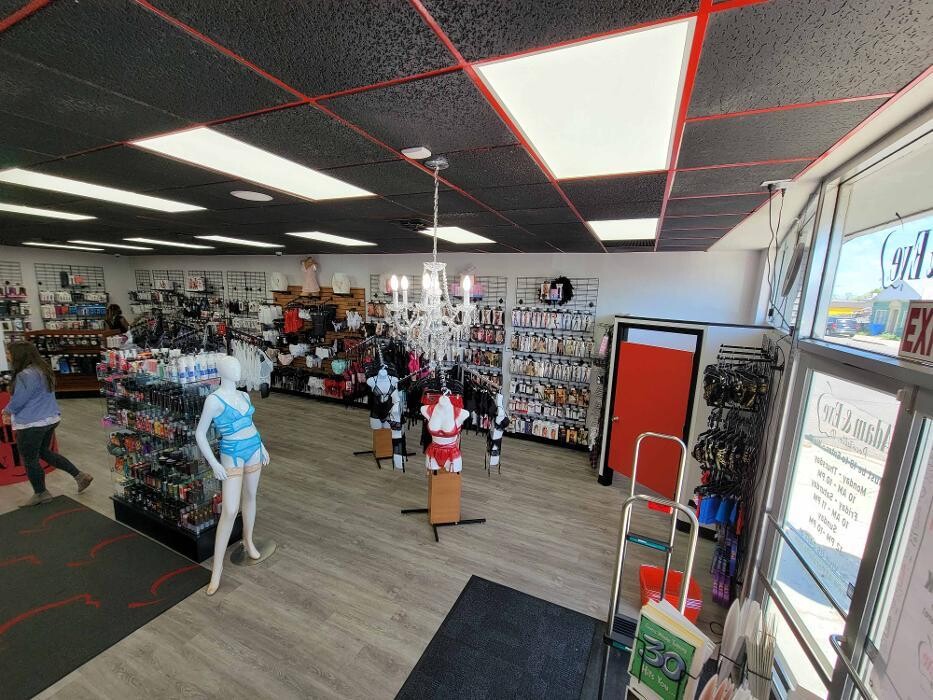 Images Adam & Eve Stores