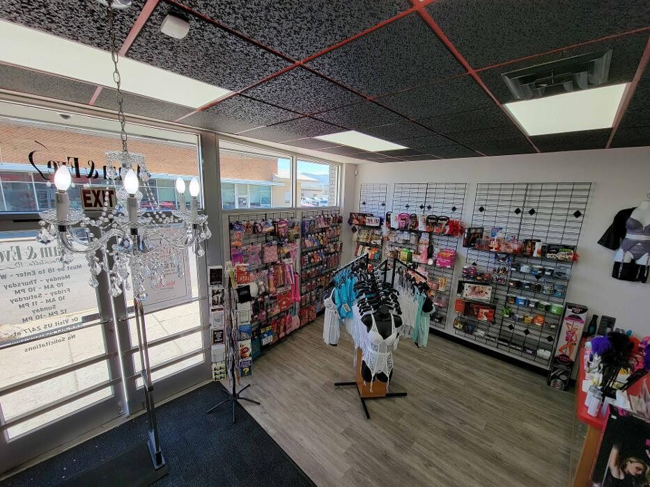 Images Adam & Eve Stores