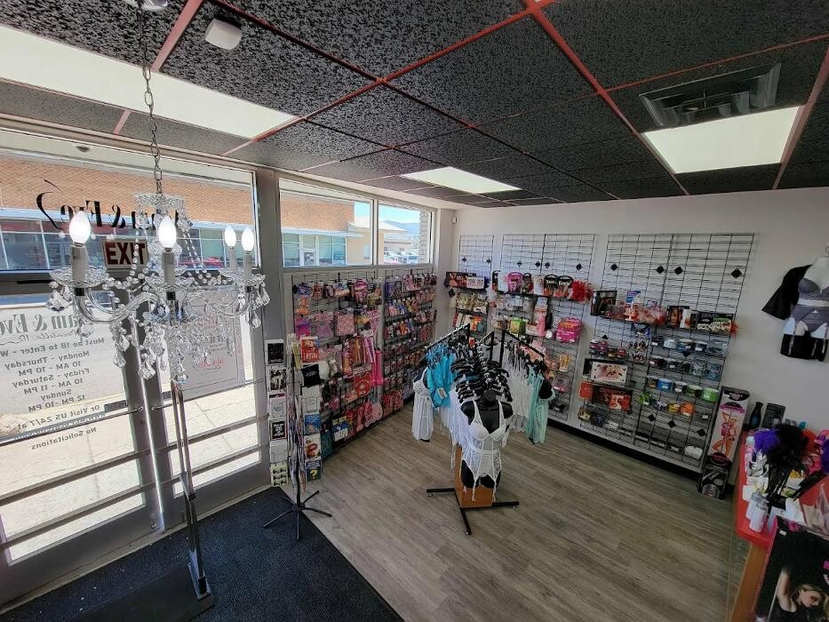 Images Adam & Eve Stores