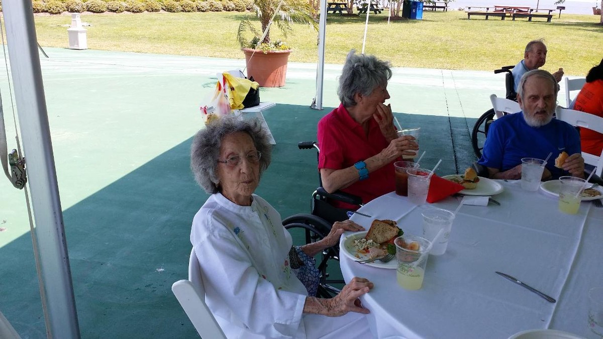 Images CARIBBEAN BREEZE ASSISTED LIVING #4