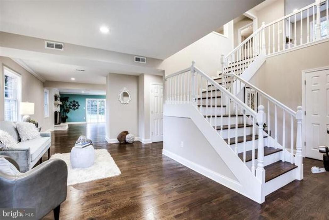 Images Capitol Staging
