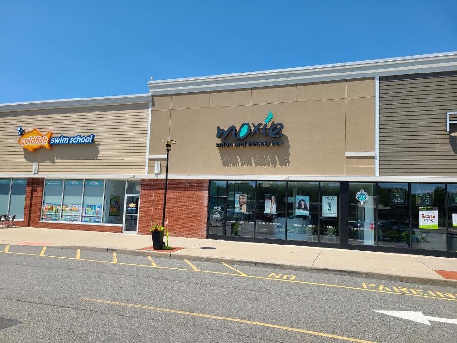 Images Moxie Salon and Beauty Bar - Livingston