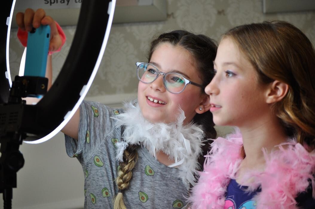 Images Moxie Salon and Beauty Bar - Livingston