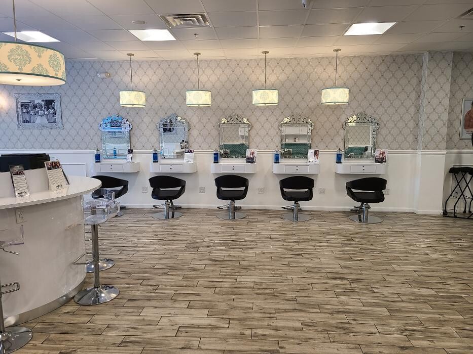 Images Moxie Salon and Beauty Bar - Livingston