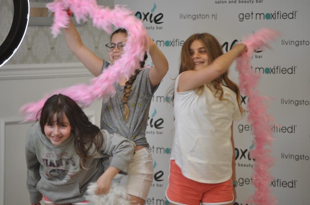 Images Moxie Salon and Beauty Bar - Livingston