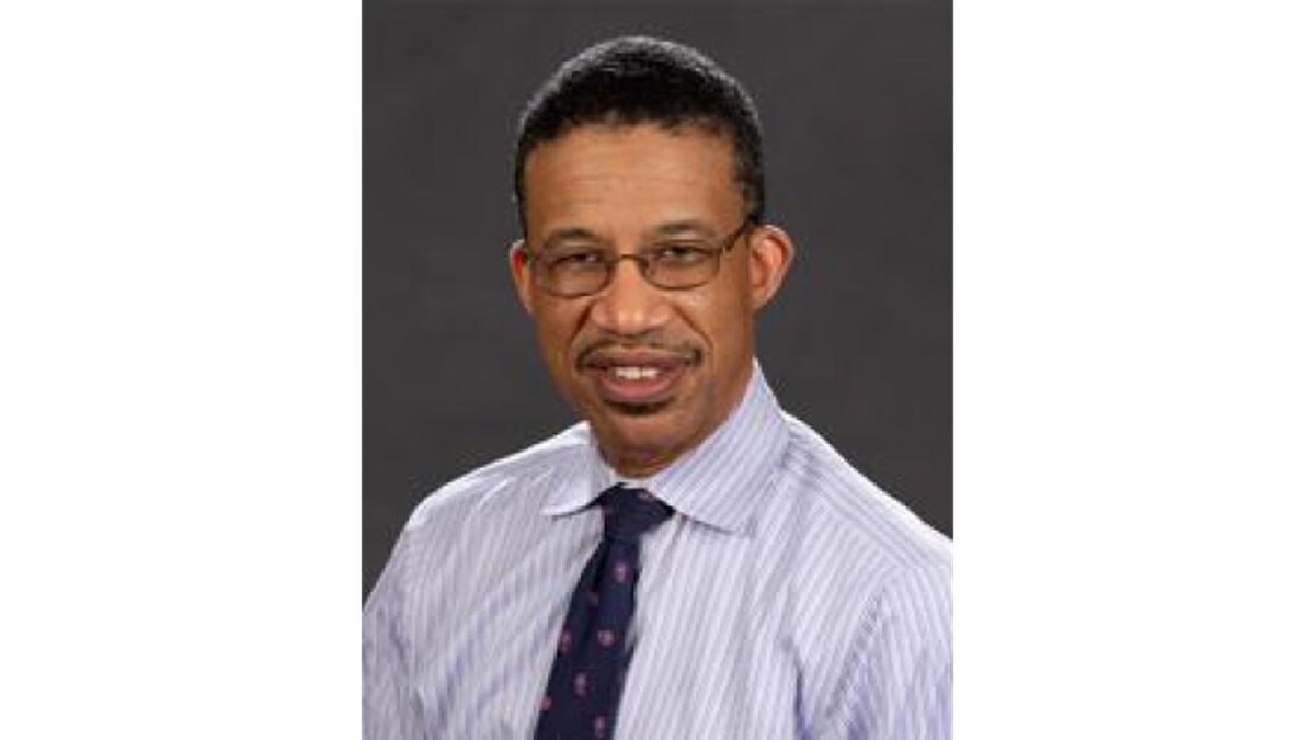Images Stephen McLeod-Bryant, MD