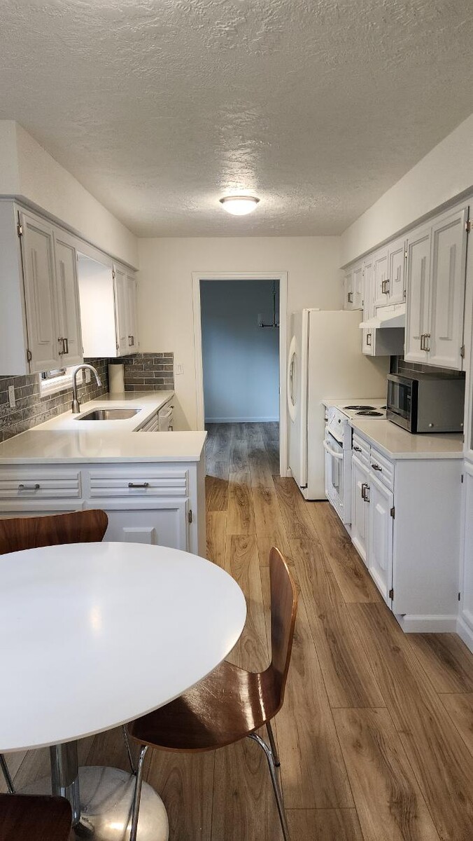 Images PRO ELITE CONSTRUCTION & REMODEL LLC