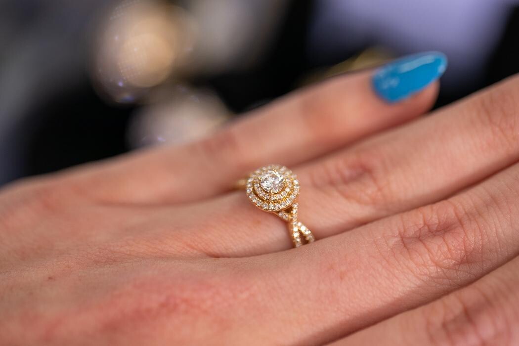 Images Gems N' Loans - Temecula