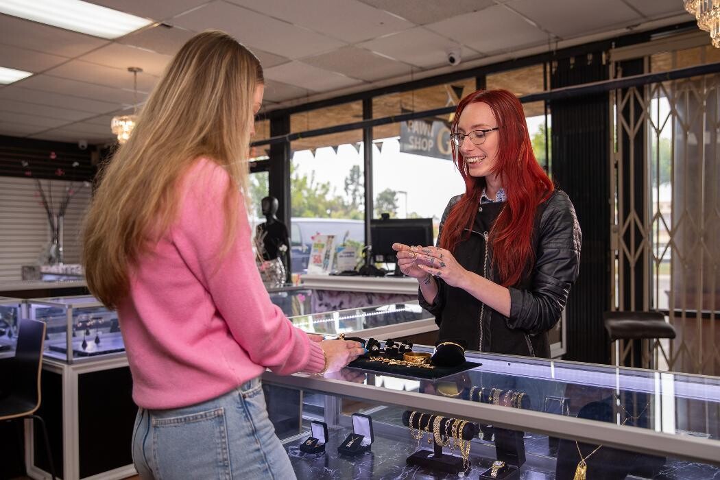 Images Gems N' Loans - Temecula