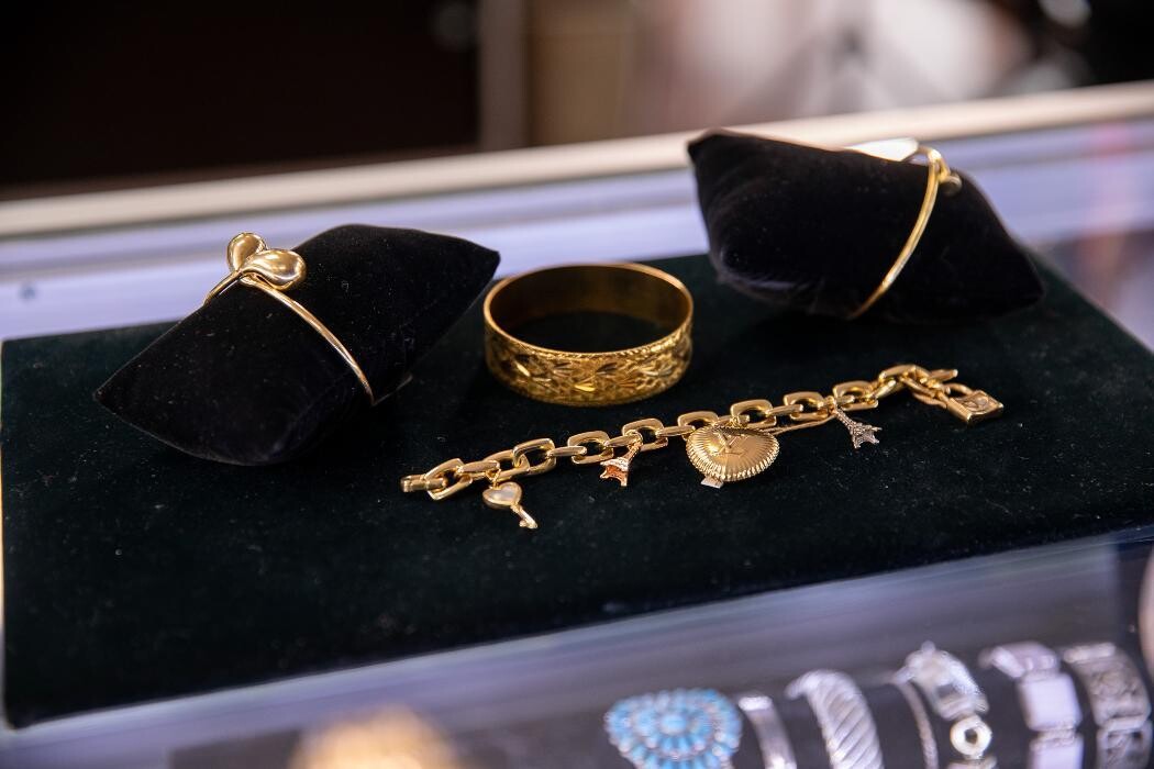 Images Gems N' Loans - Temecula