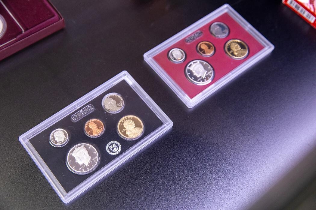 Images Gems N' Loans - Temecula