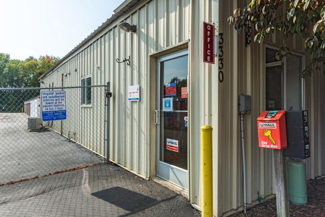 Images National Mini Storage of Gull Road