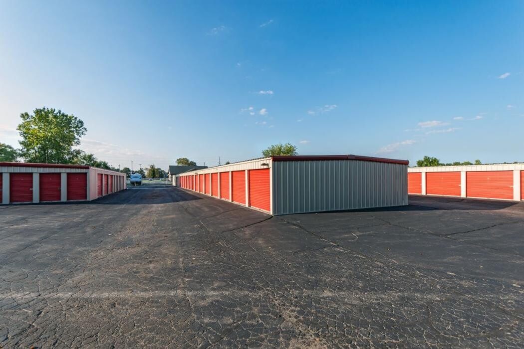 Images National Mini Storage of Gull Road