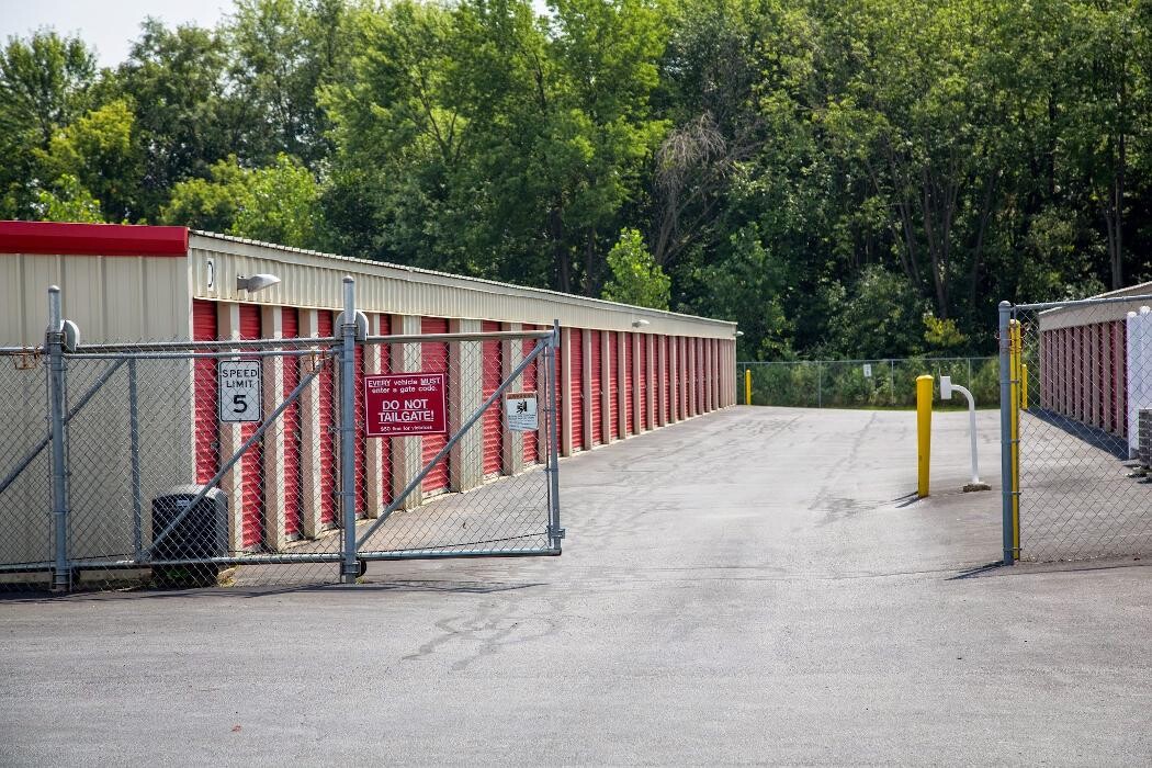 Images National Mini Storage of Gull Road