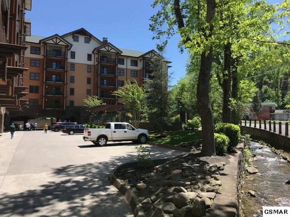 Images Mountain Realty Group