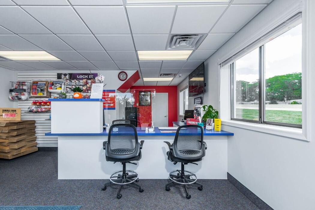 Images National Storage Centers - Bloomfield East