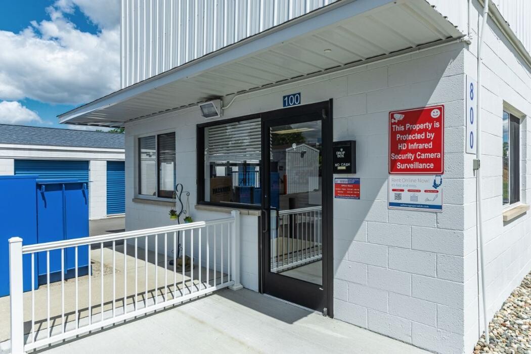 Images National Storage Centers - Bloomfield East