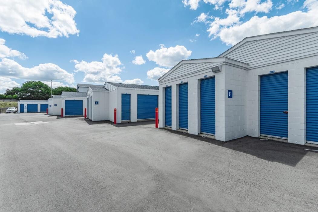 Images National Storage Centers - Bloomfield East