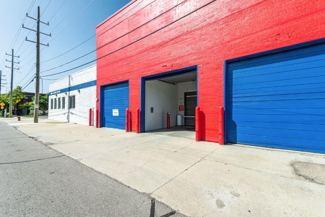Images National Storage Centers - Oakman Detroit