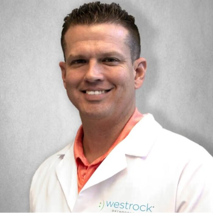 Images Darren Hallums, DDS