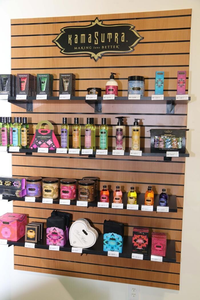 Images Adam & Eve Stores
