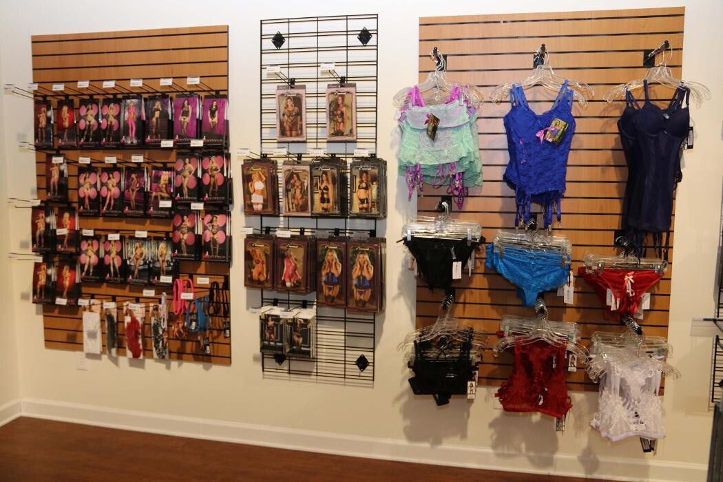 Images Adam & Eve Stores