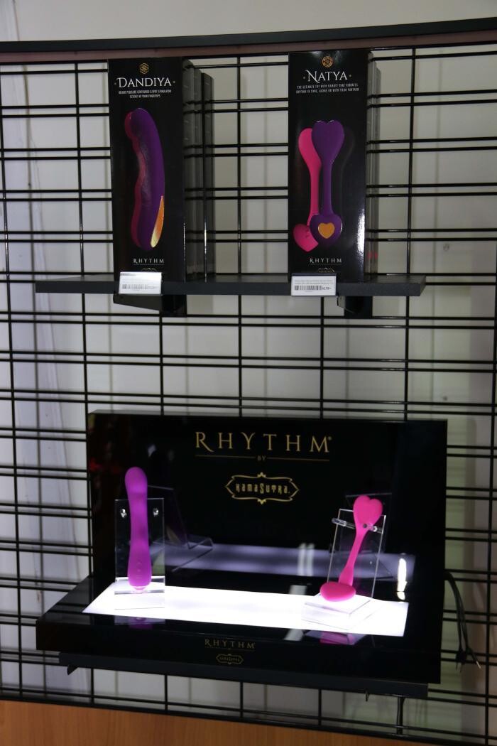 Images Adam & Eve Stores