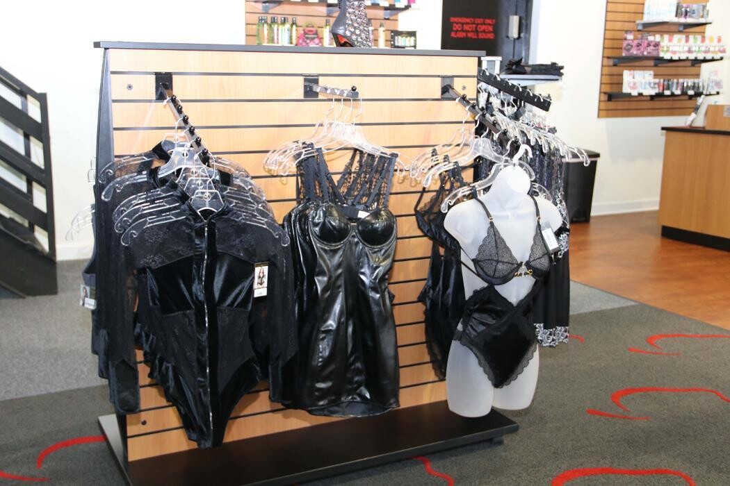Images Adam & Eve Stores
