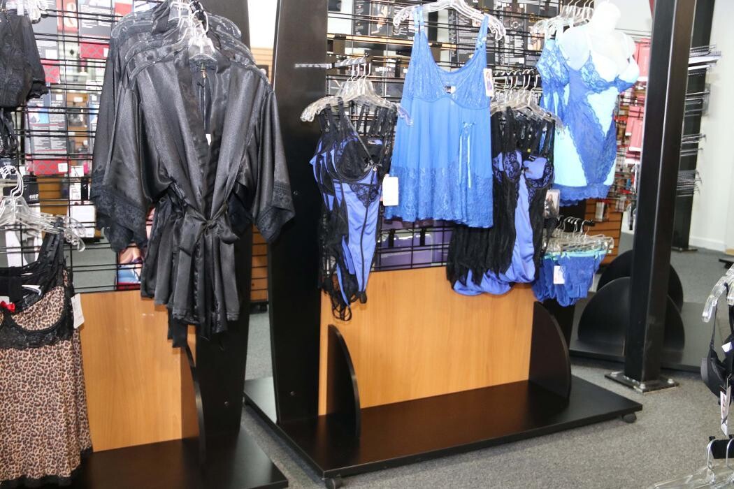 Images Adam & Eve Stores