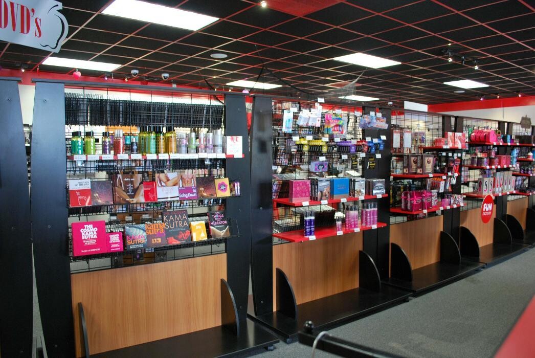 Images Adam & Eve Stores